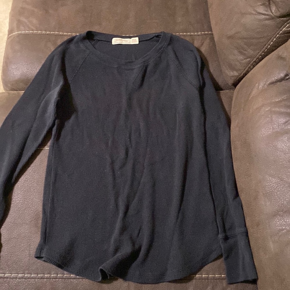 Medium black long sleeve shirt